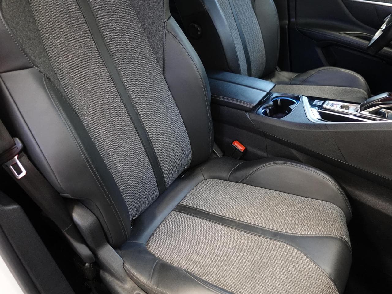 2019 Peugeot 3008 - 12