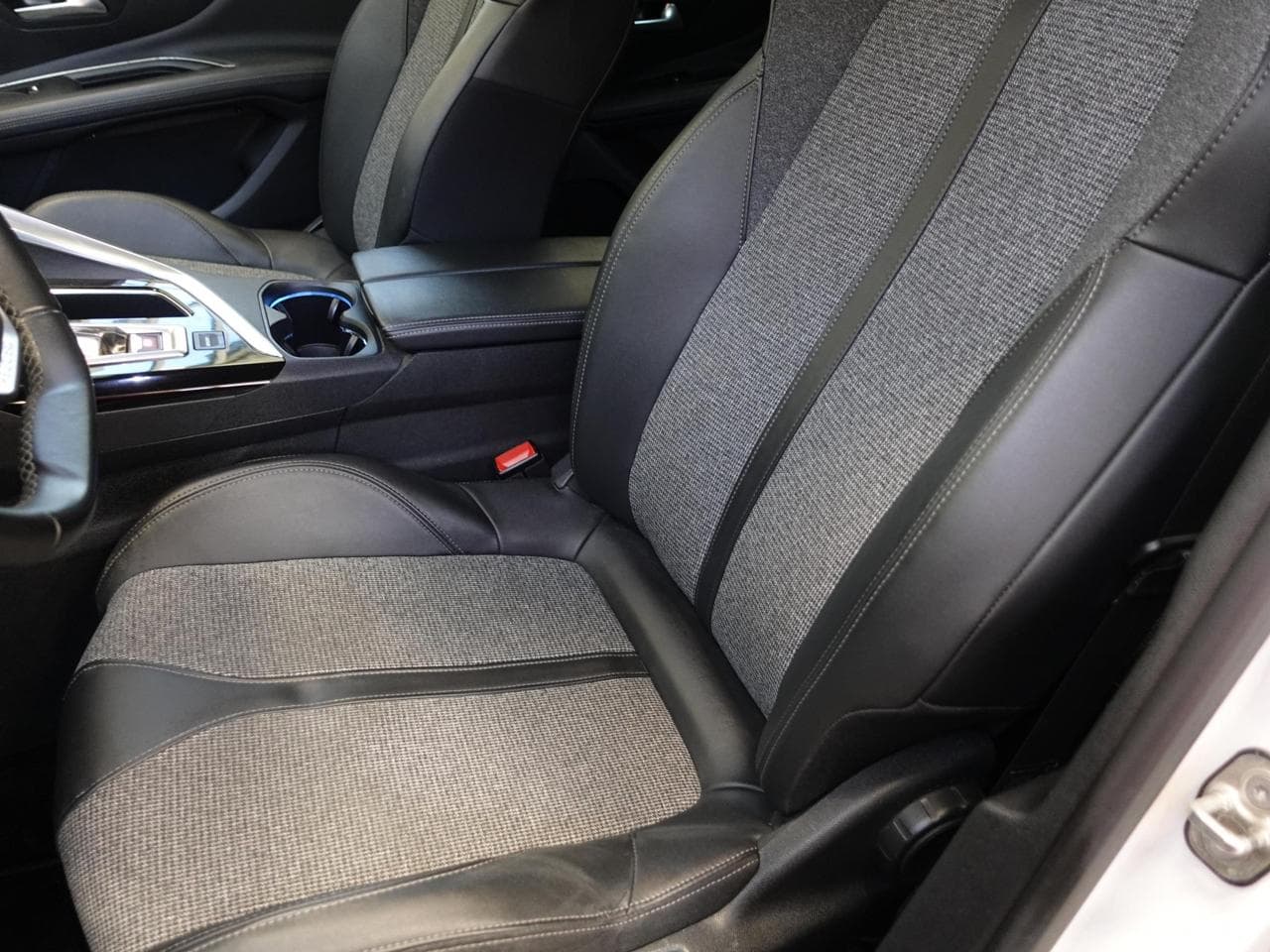 2019 Peugeot 3008 - 10