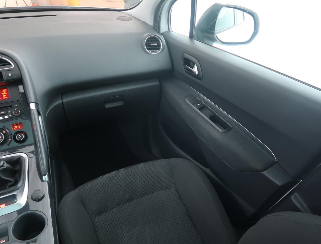 2012 Peugeot 3008 - 11