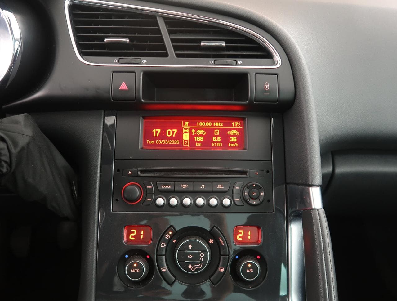 2012 Peugeot 3008 - 18