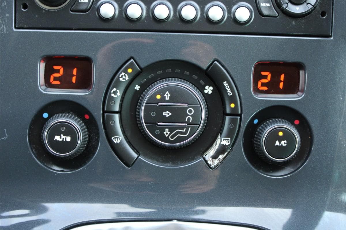 2010 Peugeot 3008 - 13
