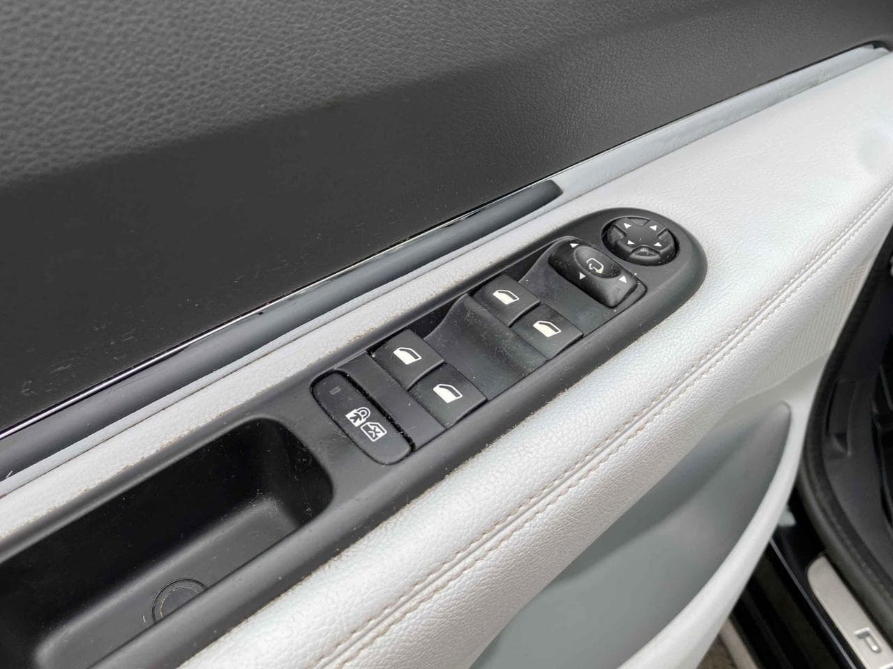 2014 Peugeot 3008 - 13