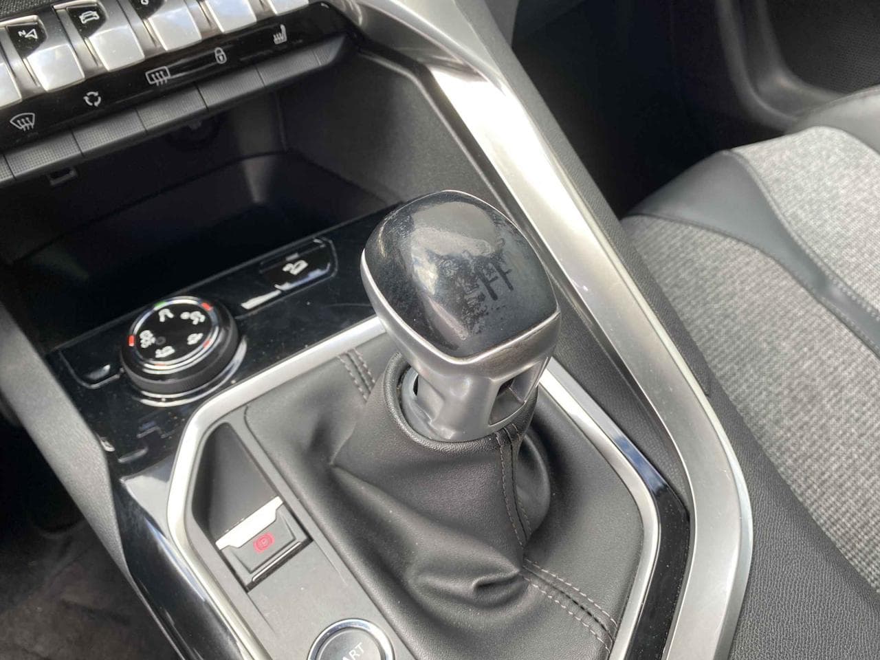 2018 Peugeot 3008 - 29