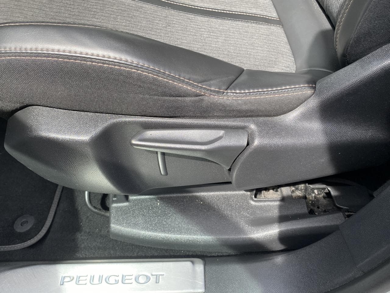 2016 Peugeot 3008 - 14