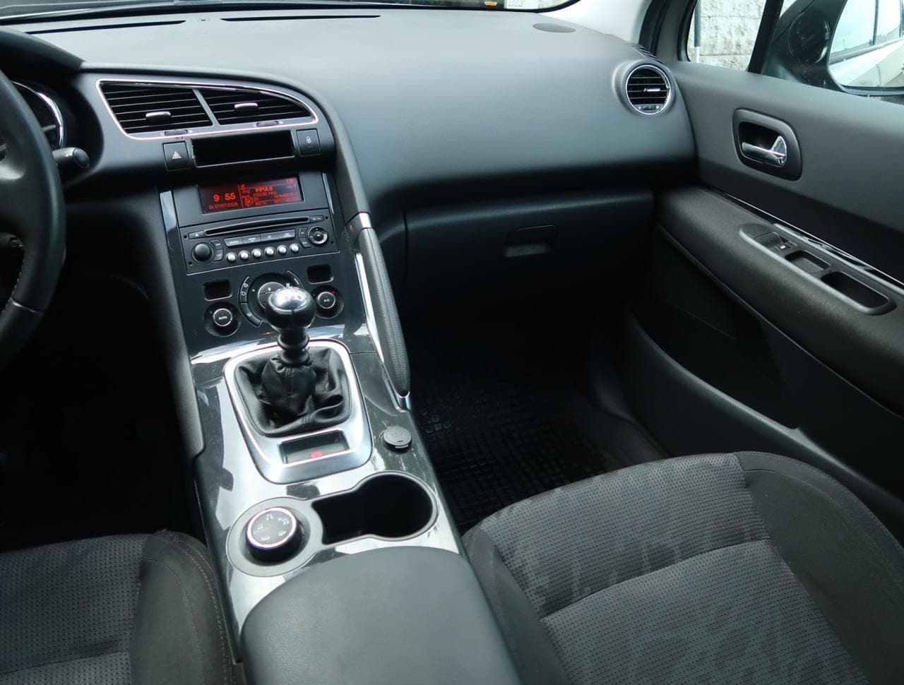 2010 Peugeot 3008 - 11