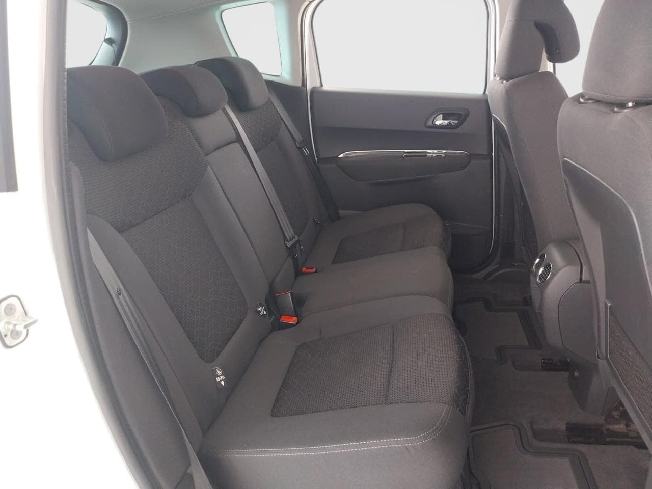 2015 Peugeot 3008 - 13