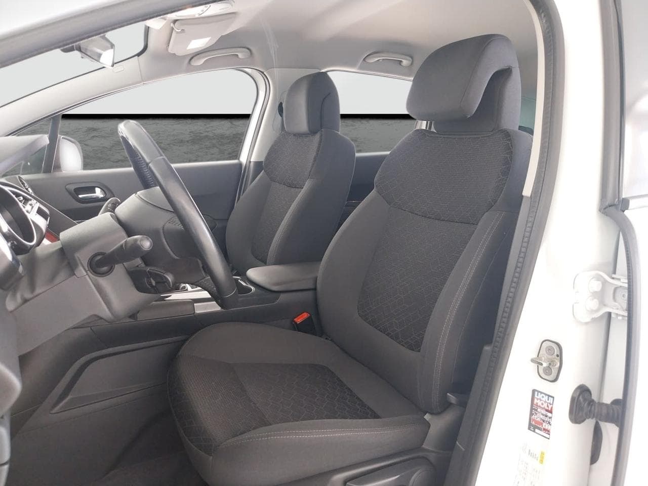 2015 Peugeot 3008 - 16