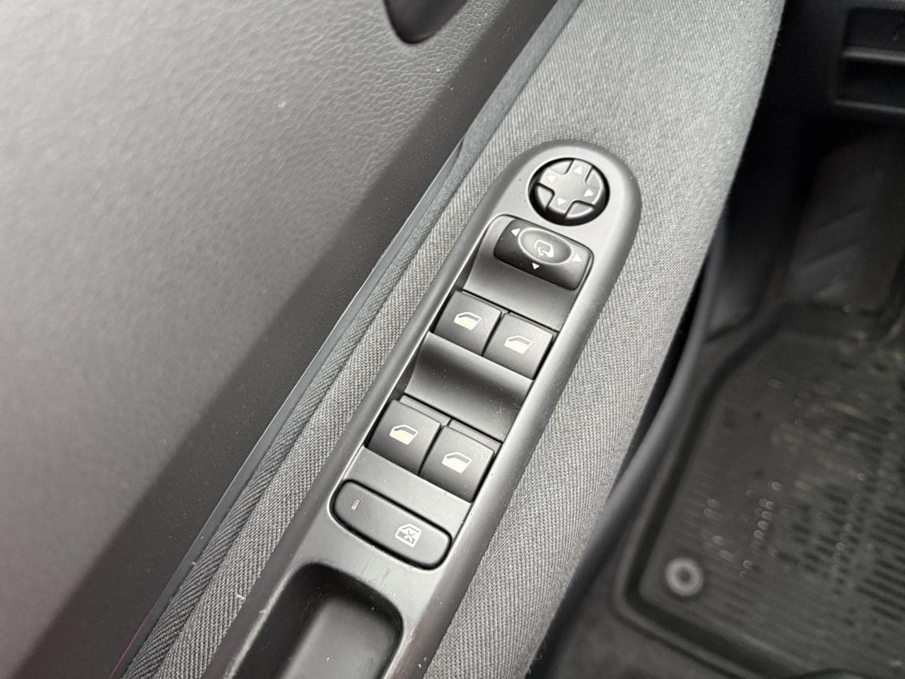 2016 Peugeot 3008 - 11