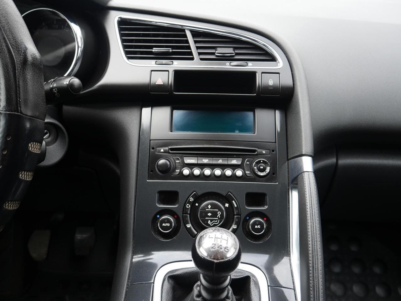 2012 Peugeot 3008 - 11