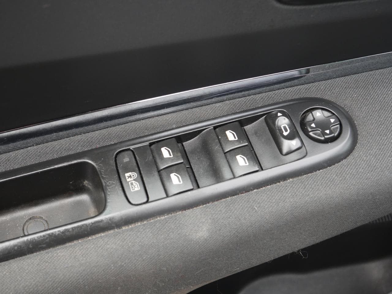 2012 Peugeot 3008 - 16