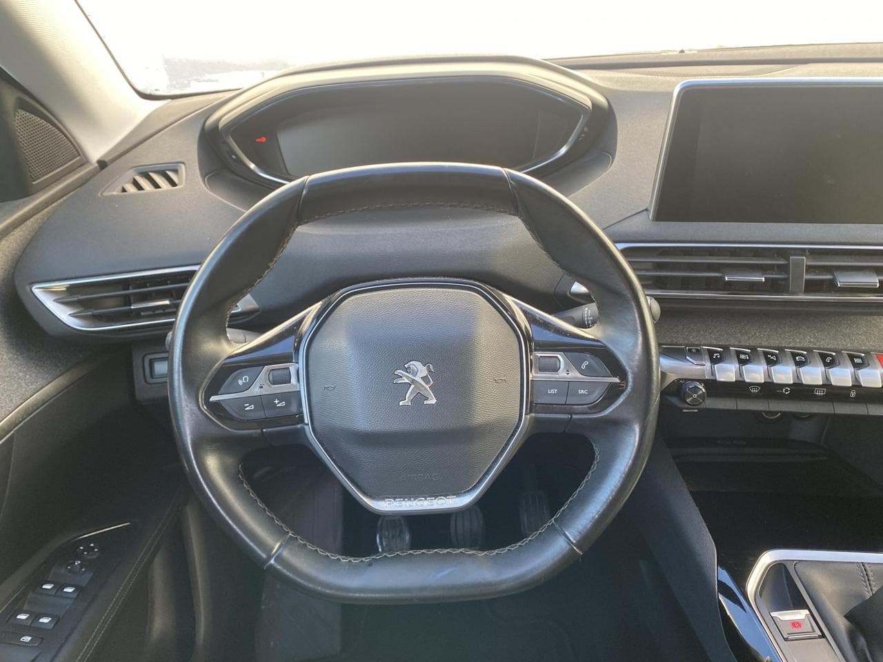 2019 Peugeot 3008 - 11
