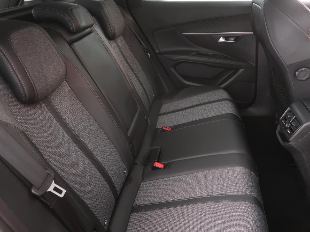 2020 Peugeot 3008 - 13