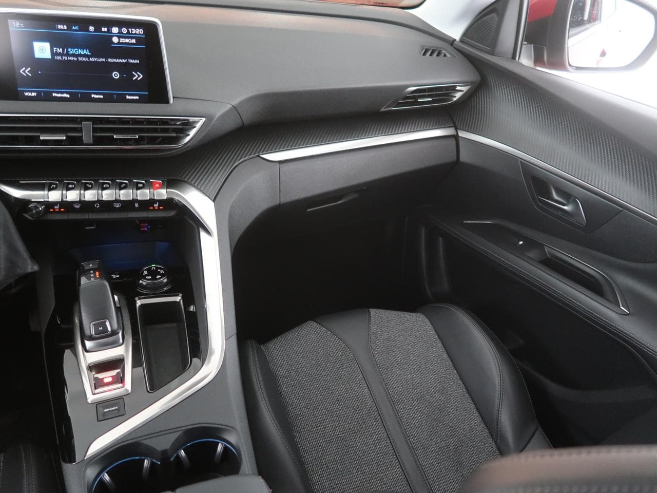 2020 Peugeot 3008 - 11