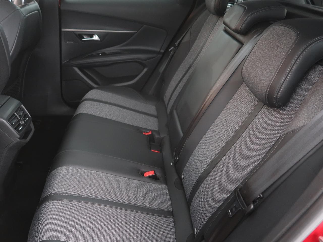 2020 Peugeot 3008 - 15