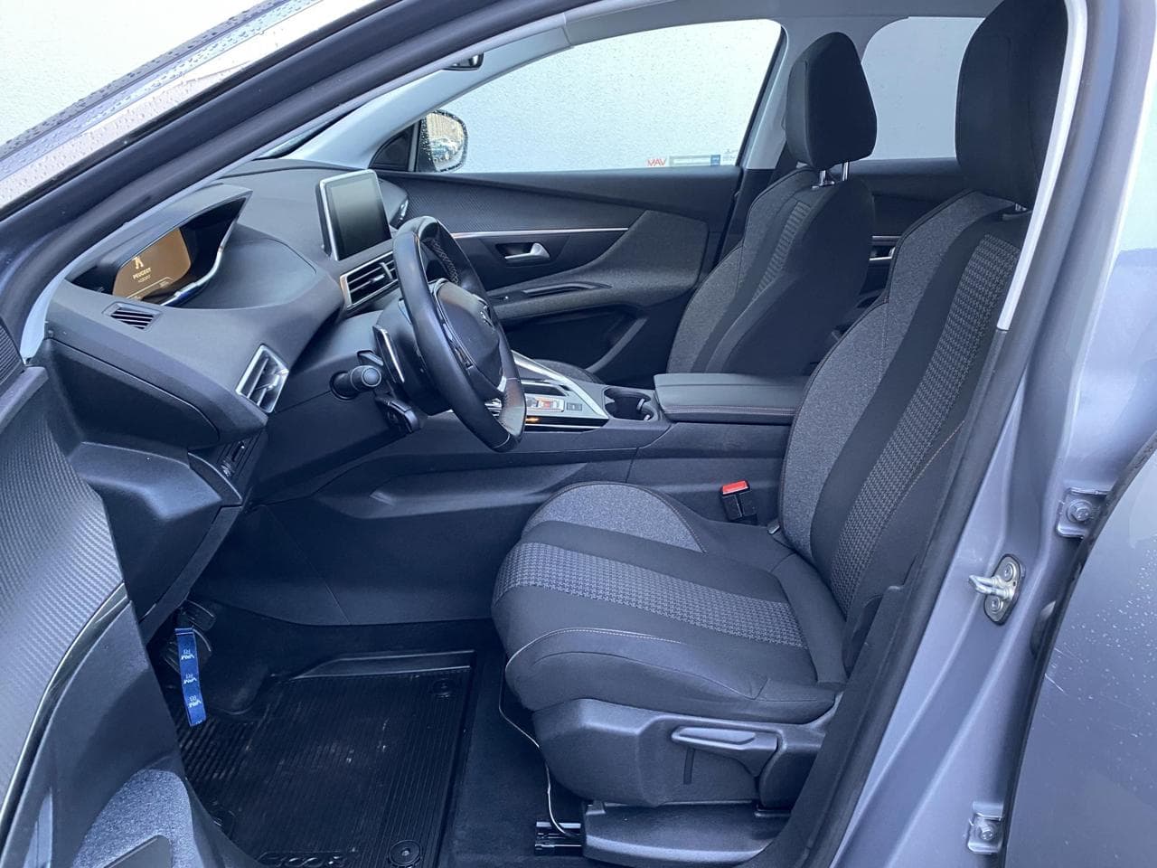 2018 Peugeot 3008 - 9