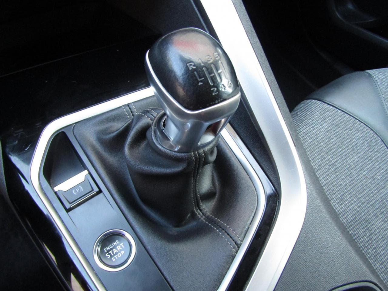 2019 Peugeot 3008 - 18