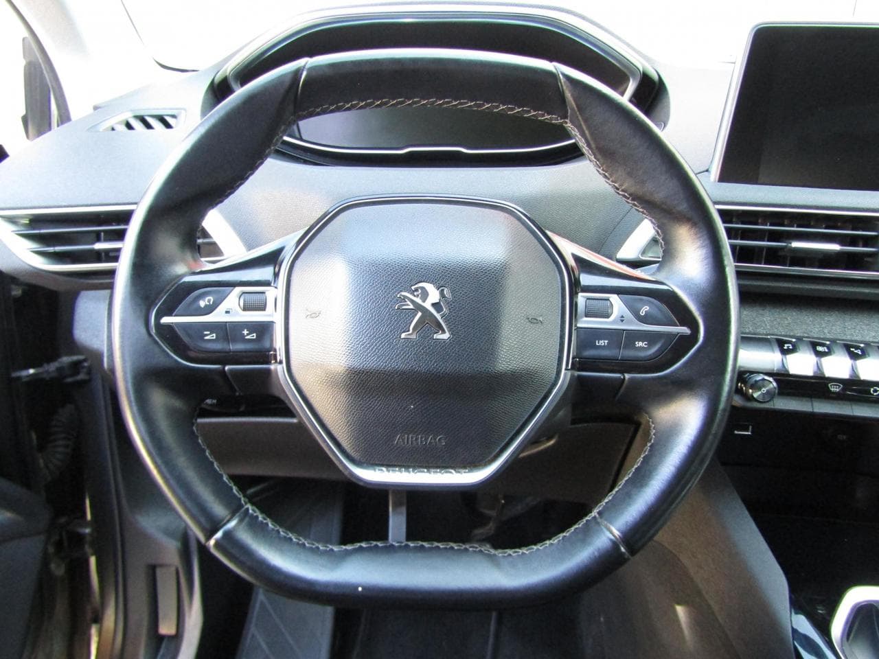 2019 Peugeot 3008 - 19