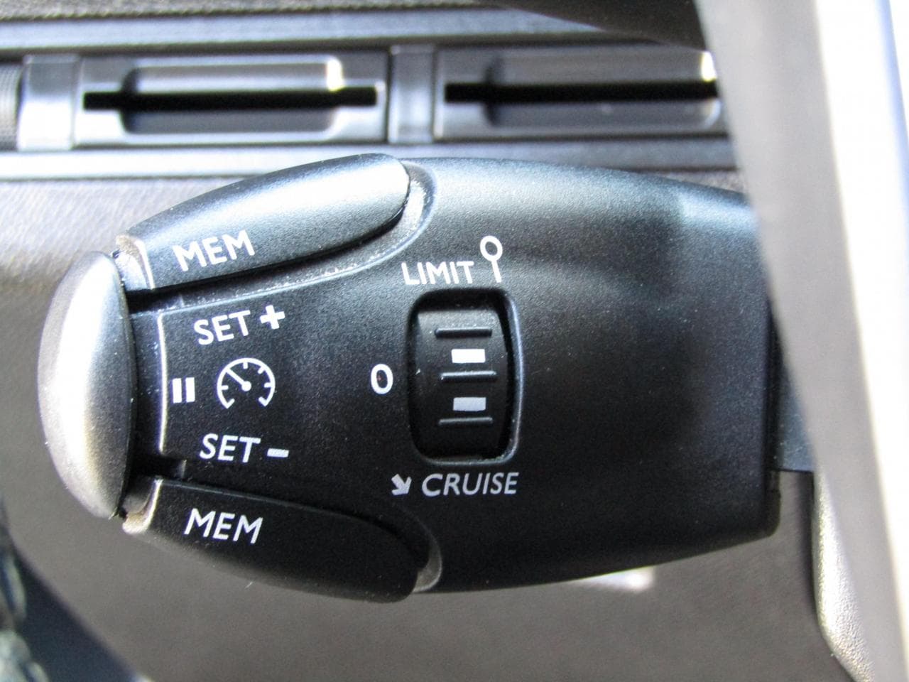 2019 Peugeot 3008 - 13