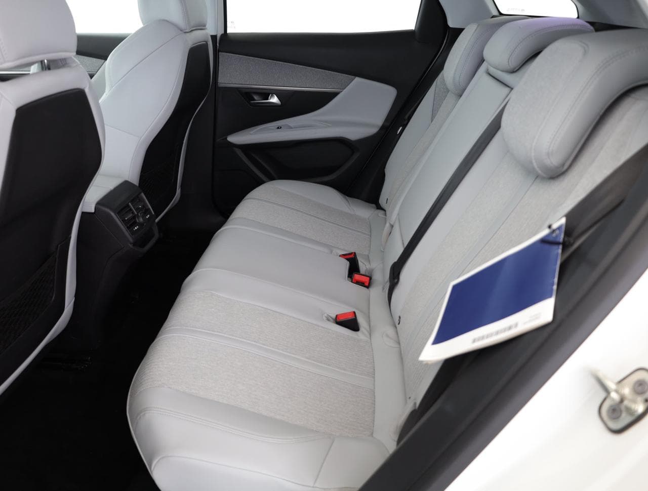 2018 Peugeot 3008 - 12