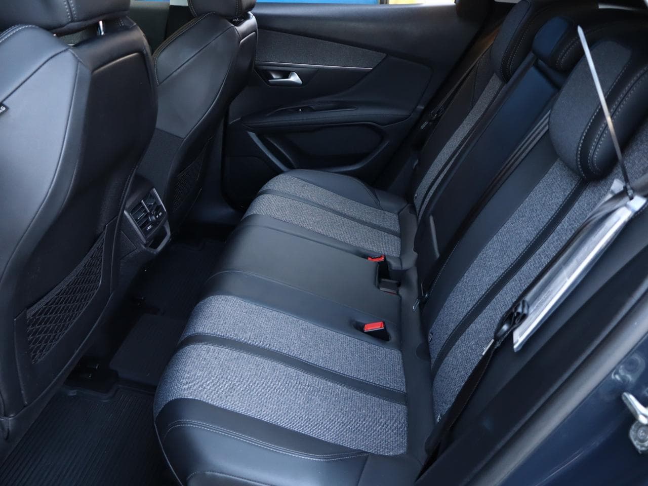 2019 Peugeot 3008 - 13