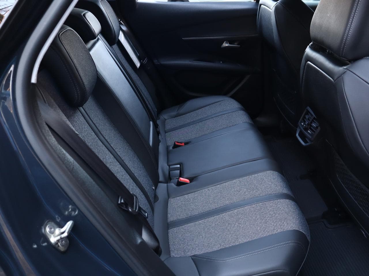 2019 Peugeot 3008 - 11