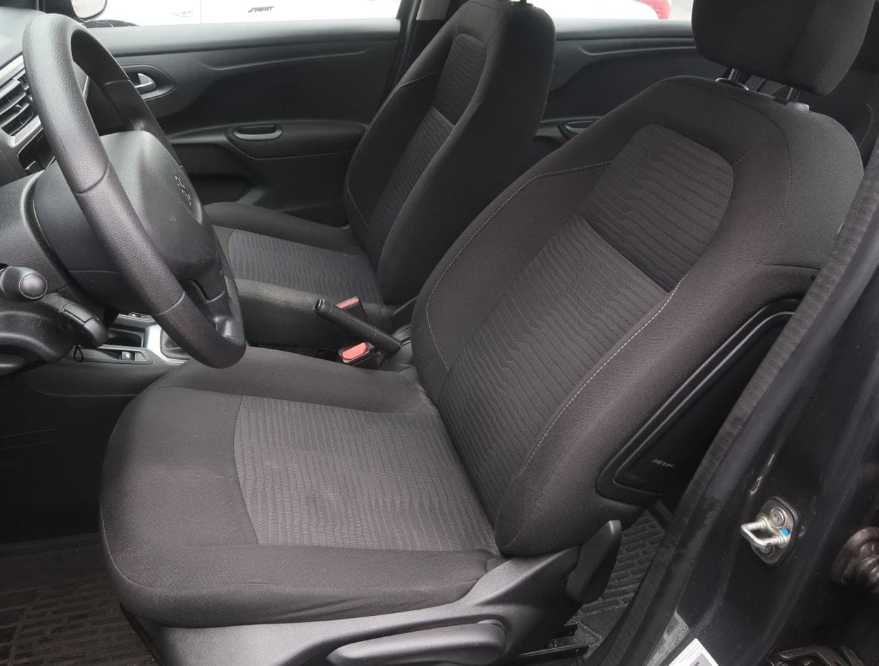 2017 Peugeot 301 - 16