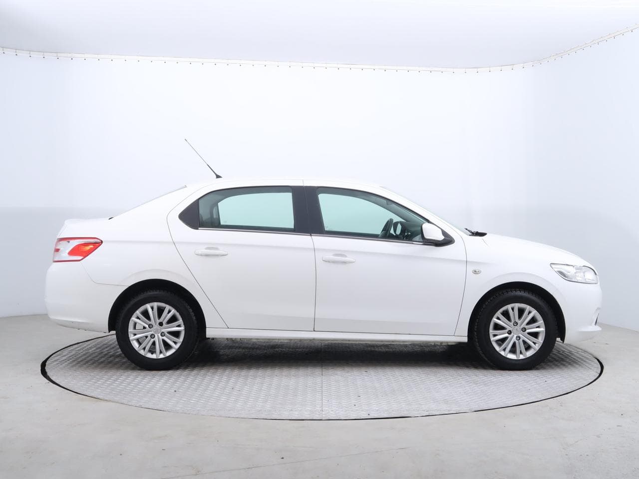 2016 Peugeot 301 - 8