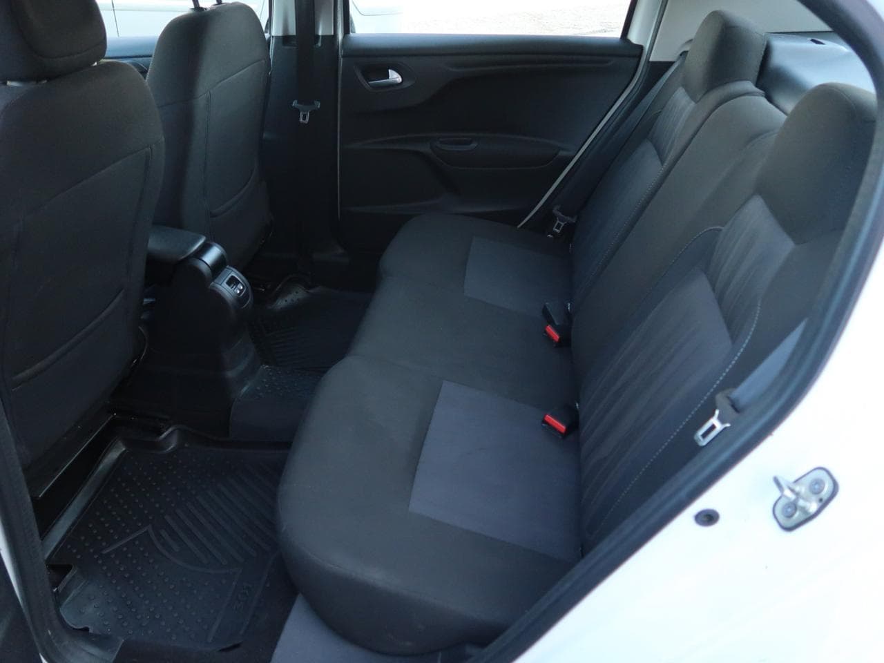 2016 Peugeot 301 - 15