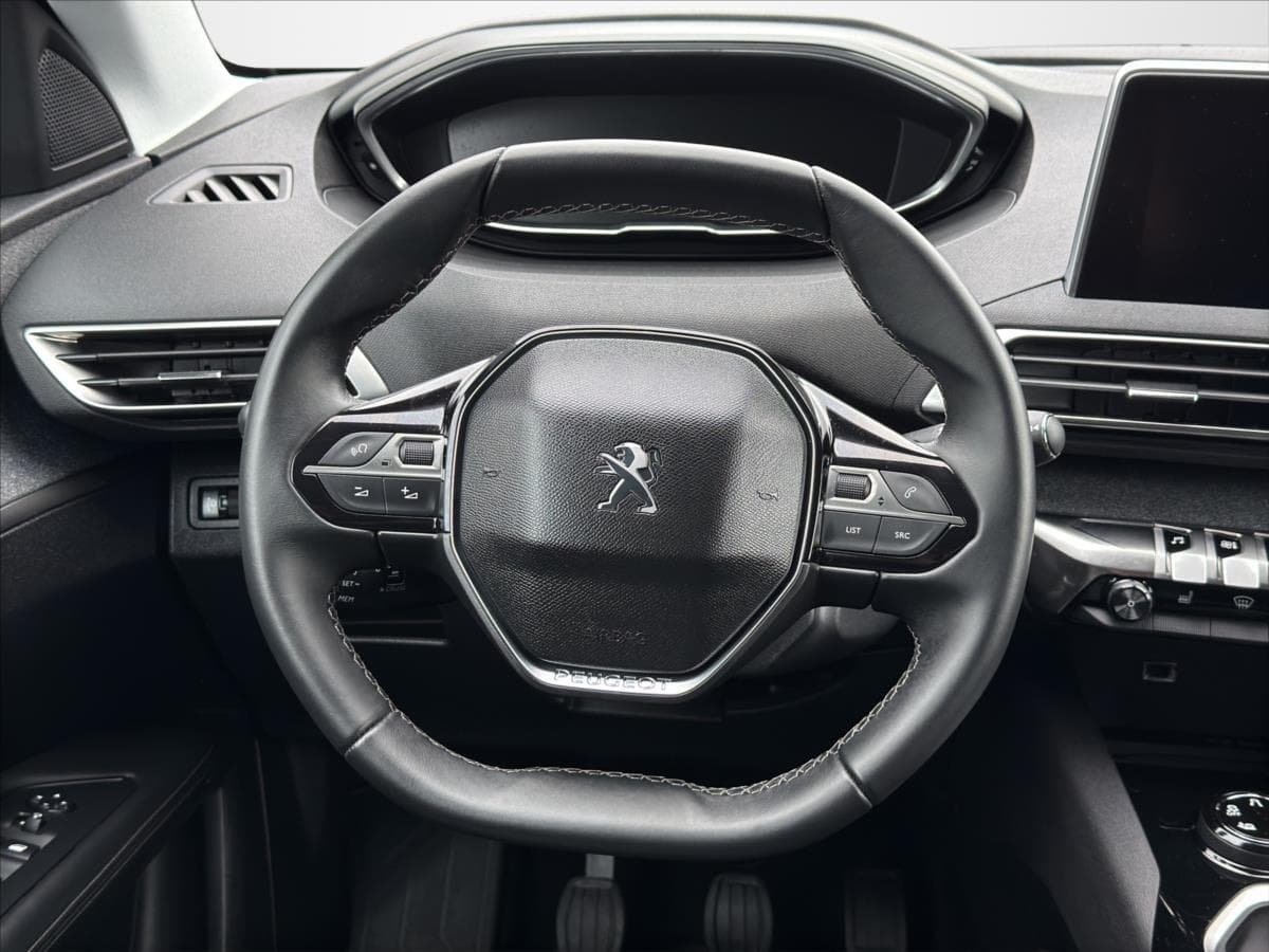 2019 Peugeot 3008 - 11