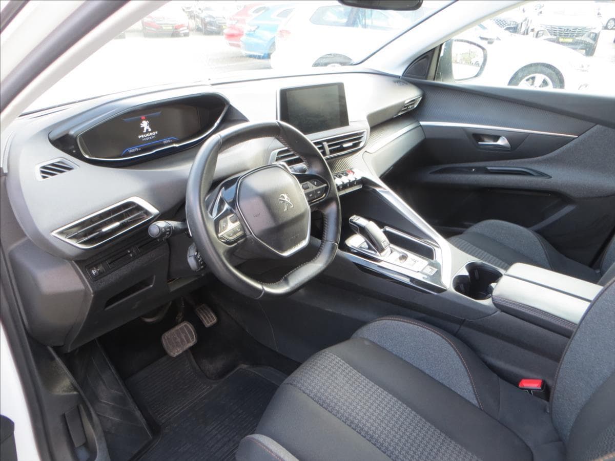 2020 Peugeot 3008 - 11