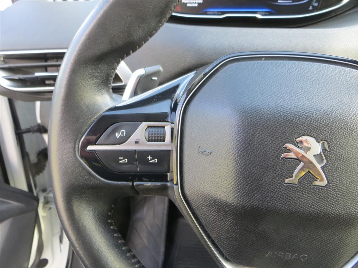 2020 Peugeot 3008 - 17