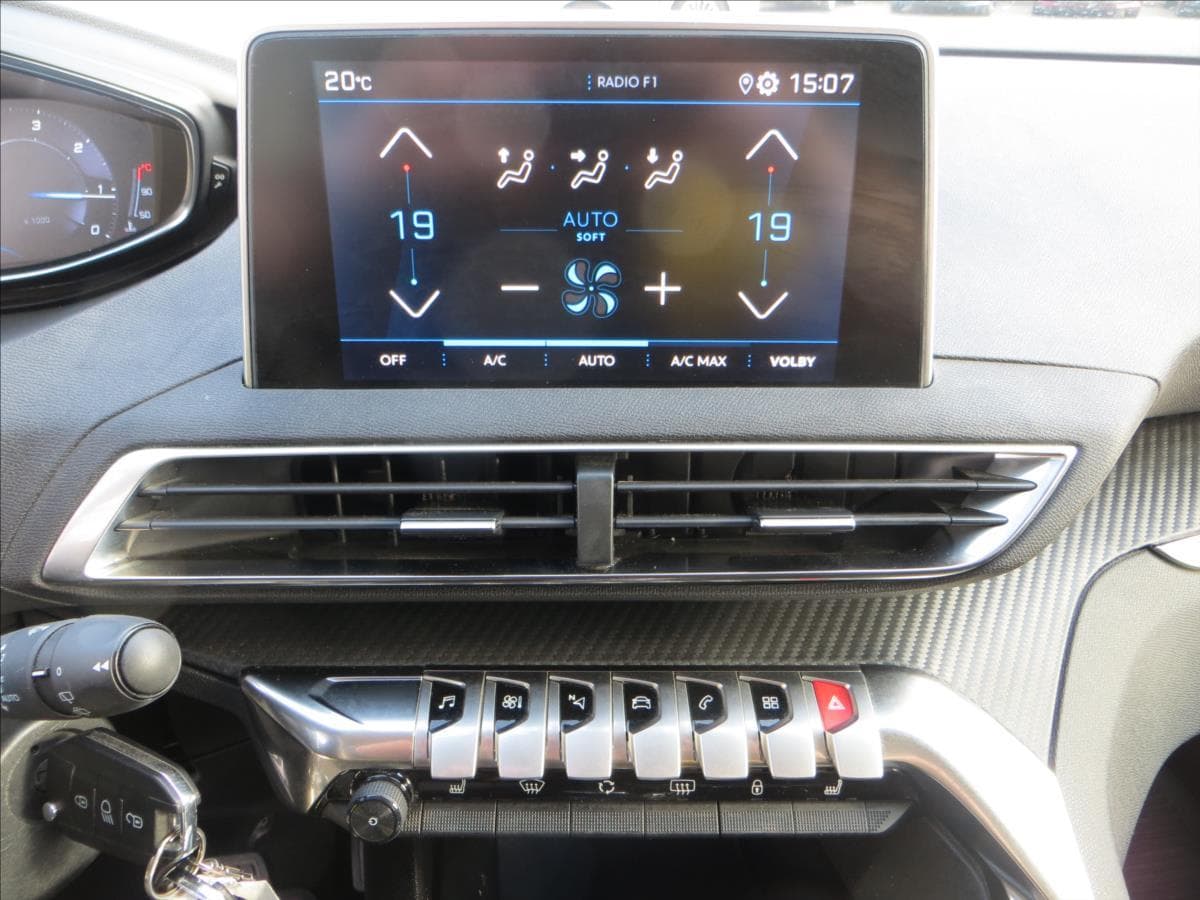 2020 Peugeot 3008 - 15