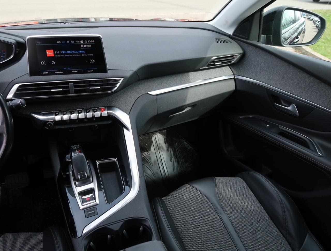 2017 Peugeot 3008 - 11