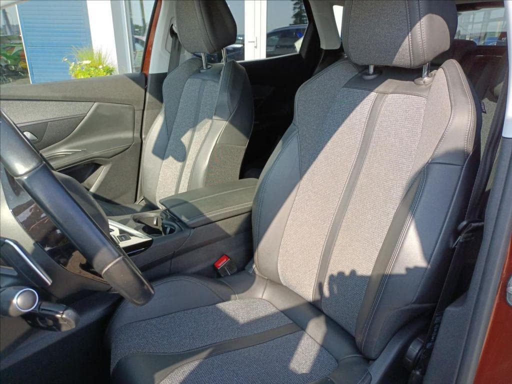 2019 Peugeot 3008 - 13