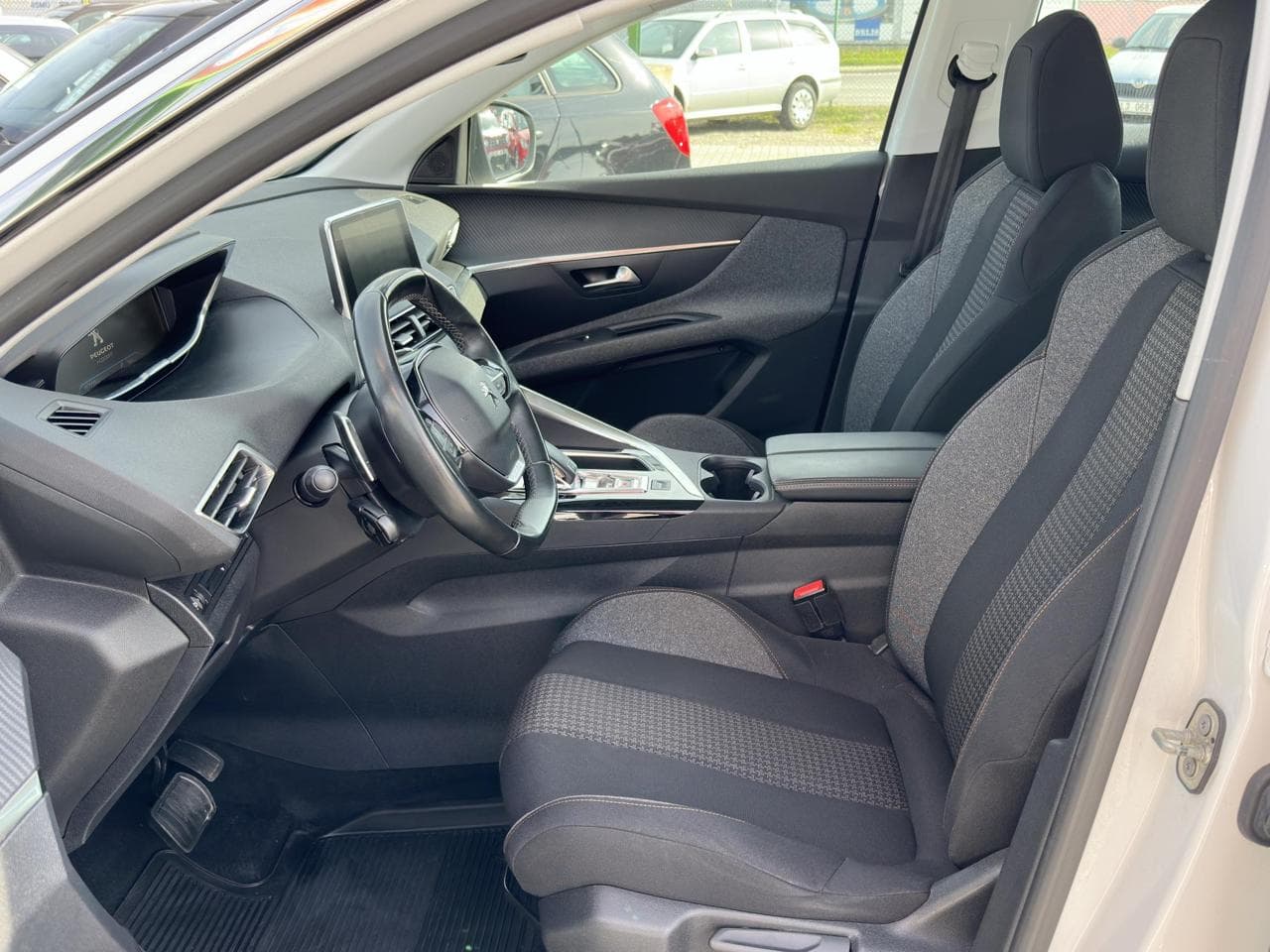 2019 Peugeot 3008 - 9