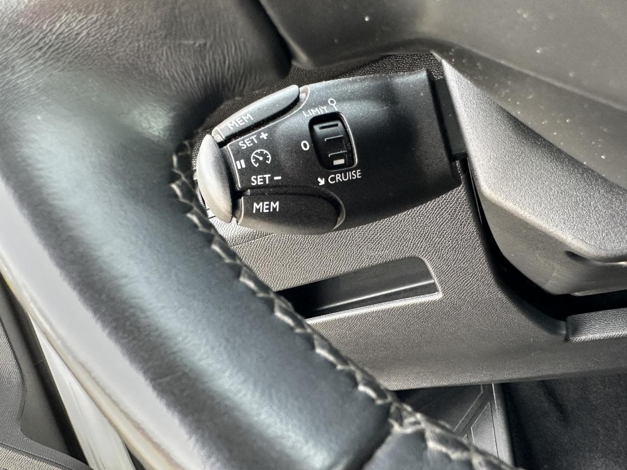 2019 Peugeot 3008 - 18