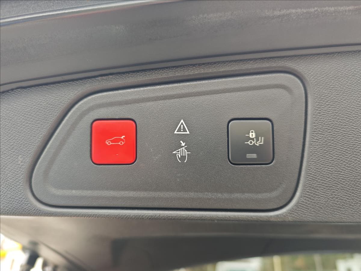 2017 Peugeot 3008 - 13