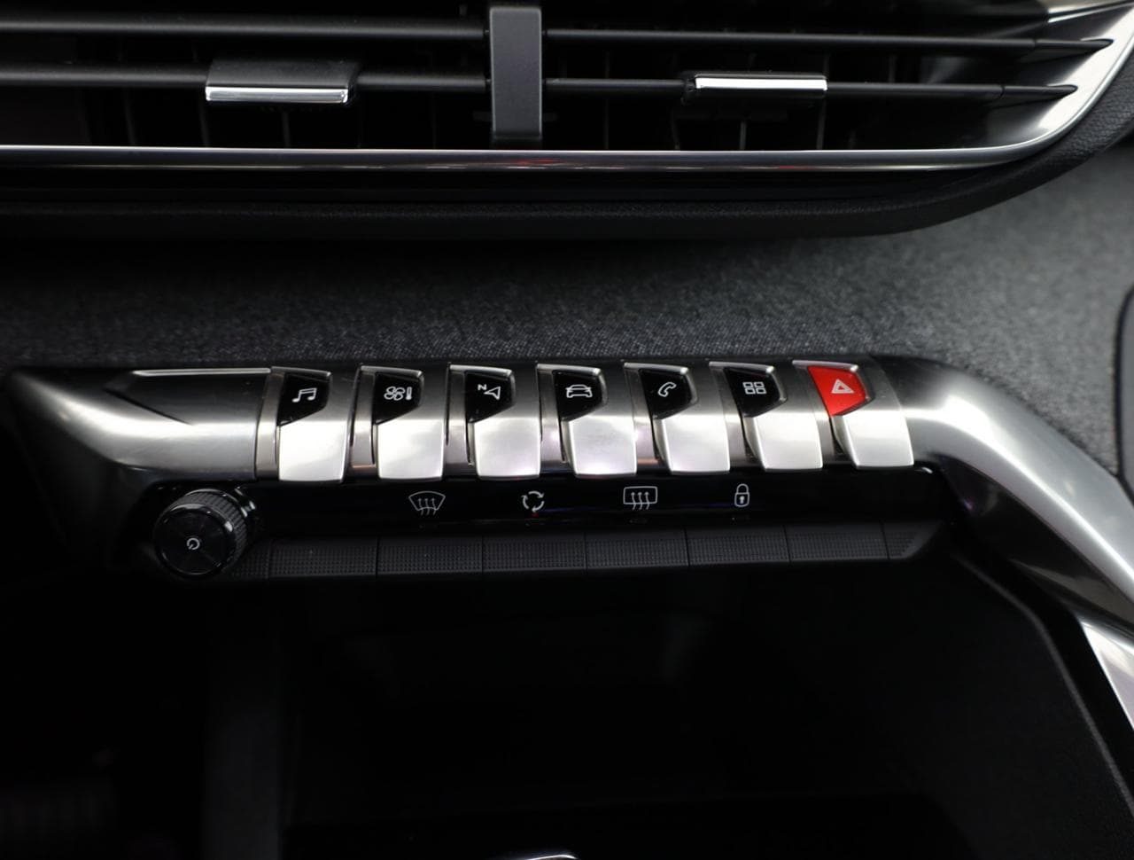 2017 Peugeot 3008 - 16