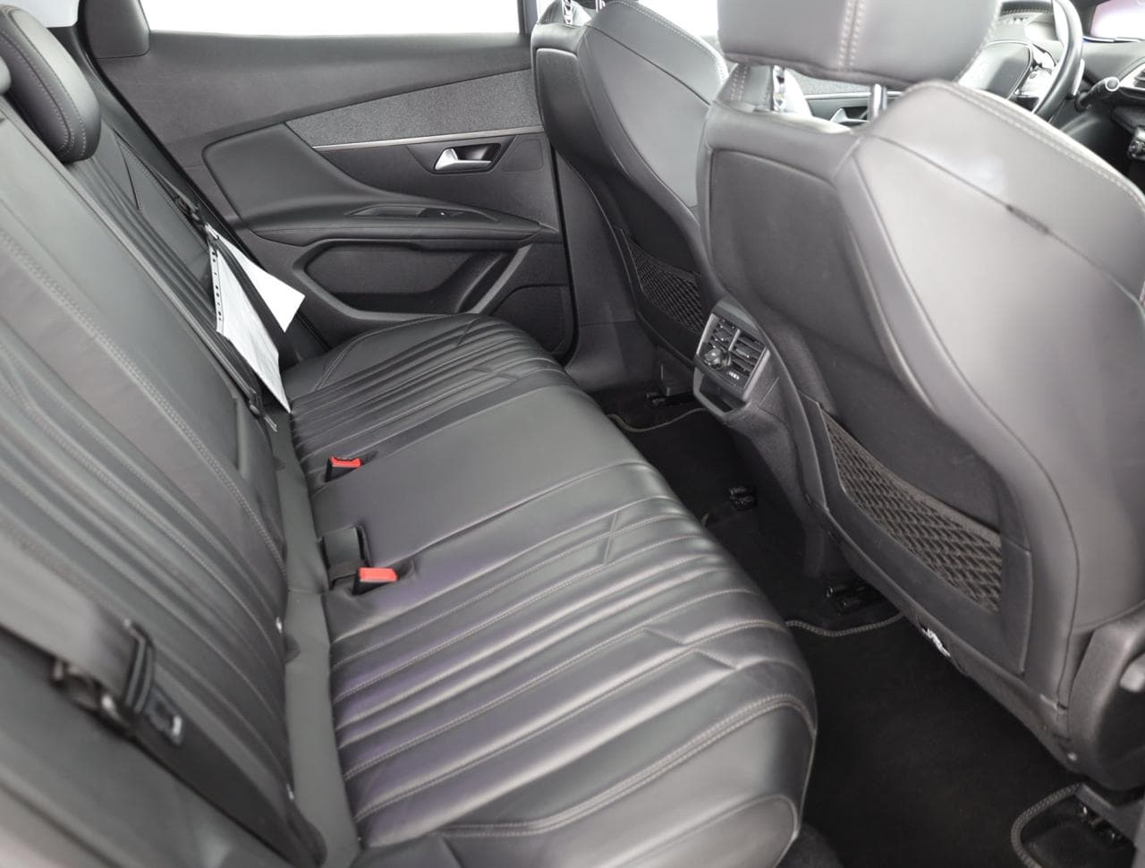 2017 Peugeot 3008 - 11