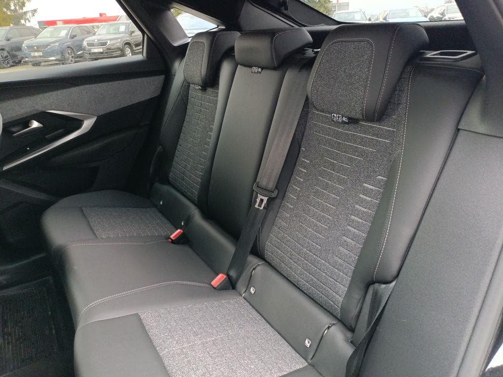 2025 Peugeot 3008 - 9