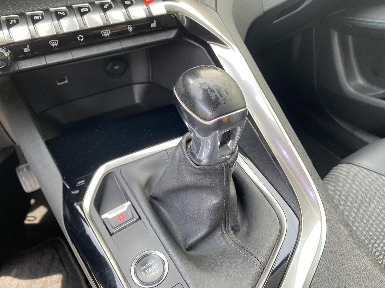 2021 Peugeot 3008 - 16