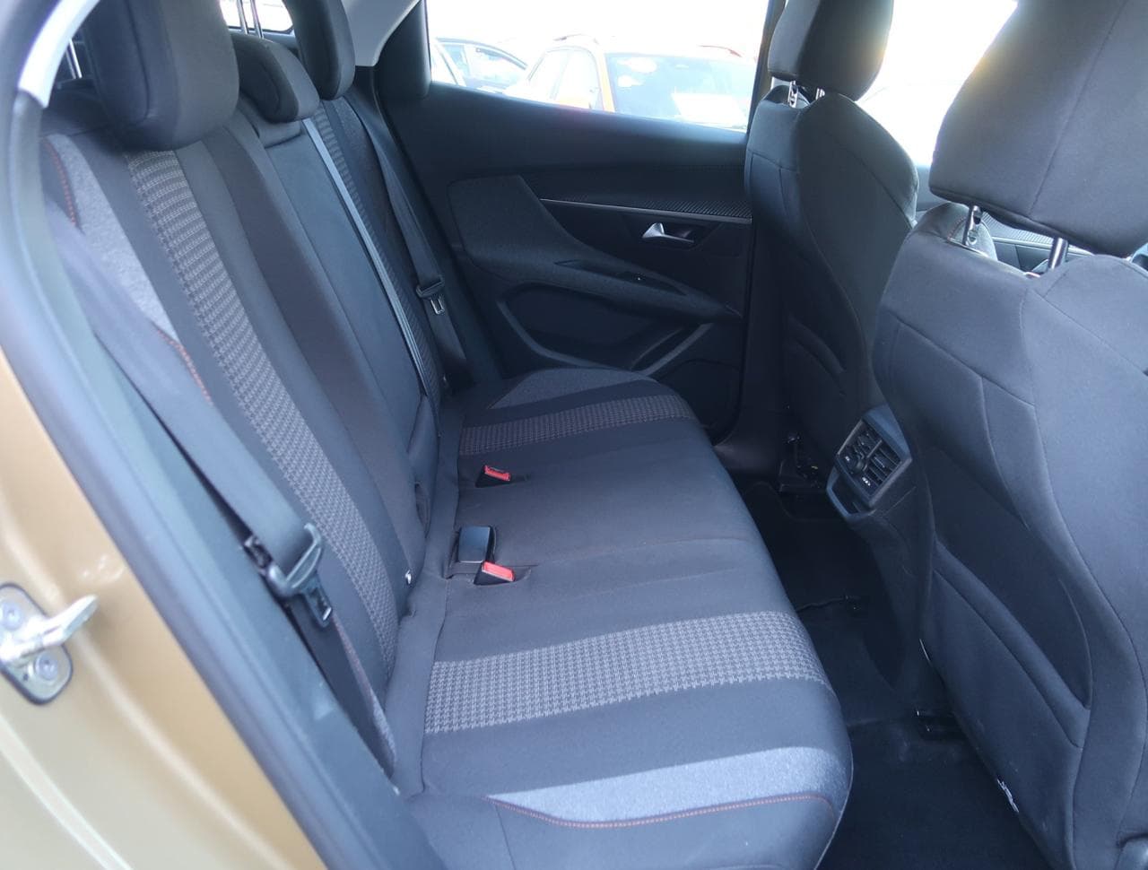 2018 Peugeot 3008 - 13