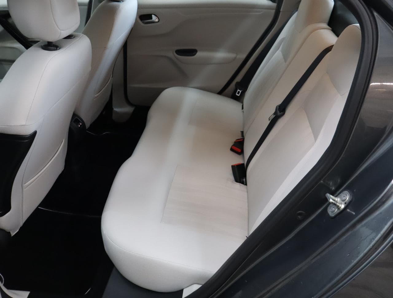 2012 Peugeot 301 - 15