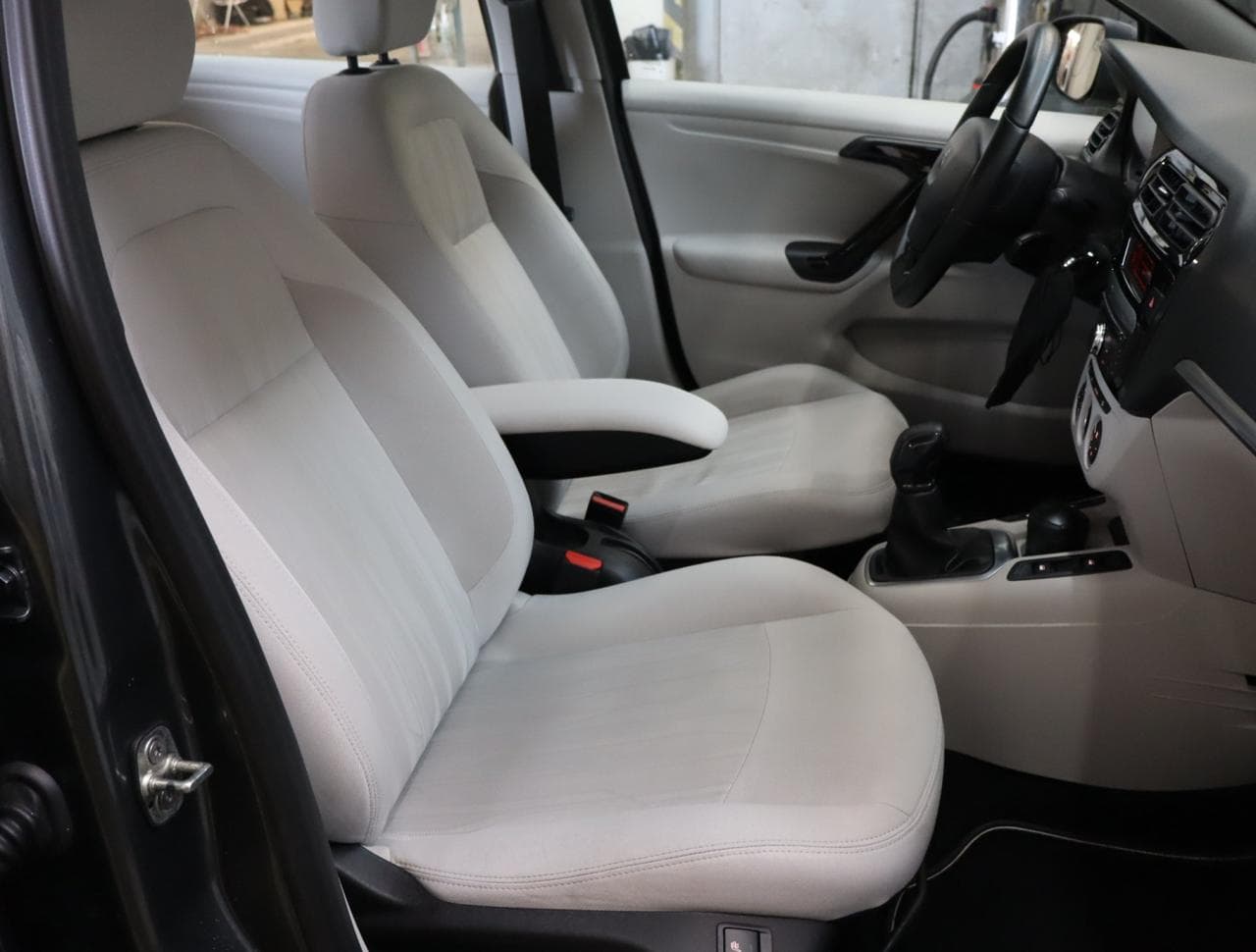 2012 Peugeot 301 - 12