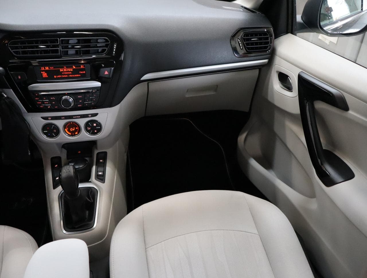 2012 Peugeot 301 - 11
