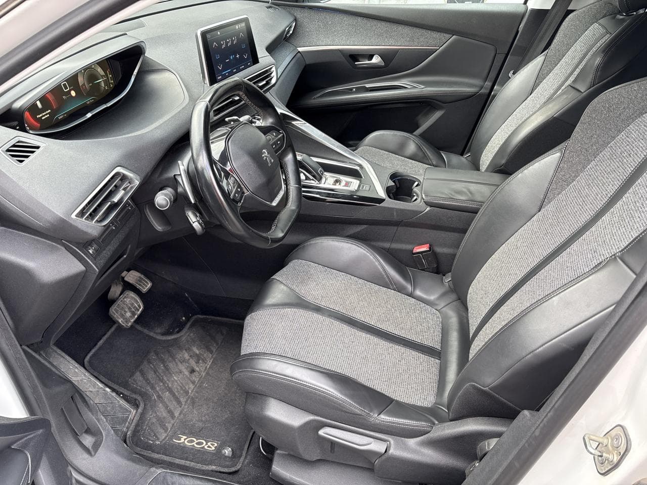 2017 Peugeot 3008 - 13