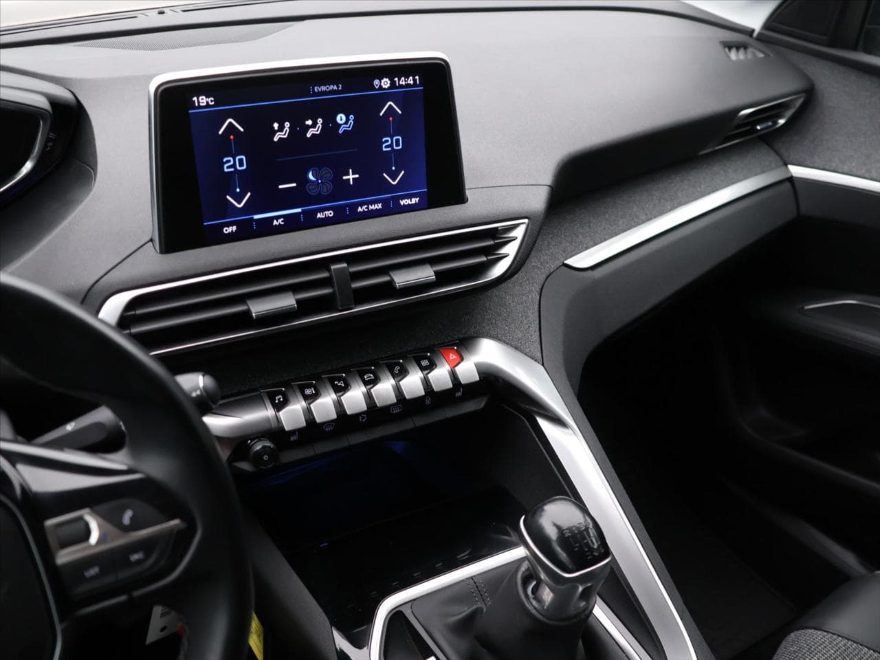 2019 Peugeot 3008 - 19