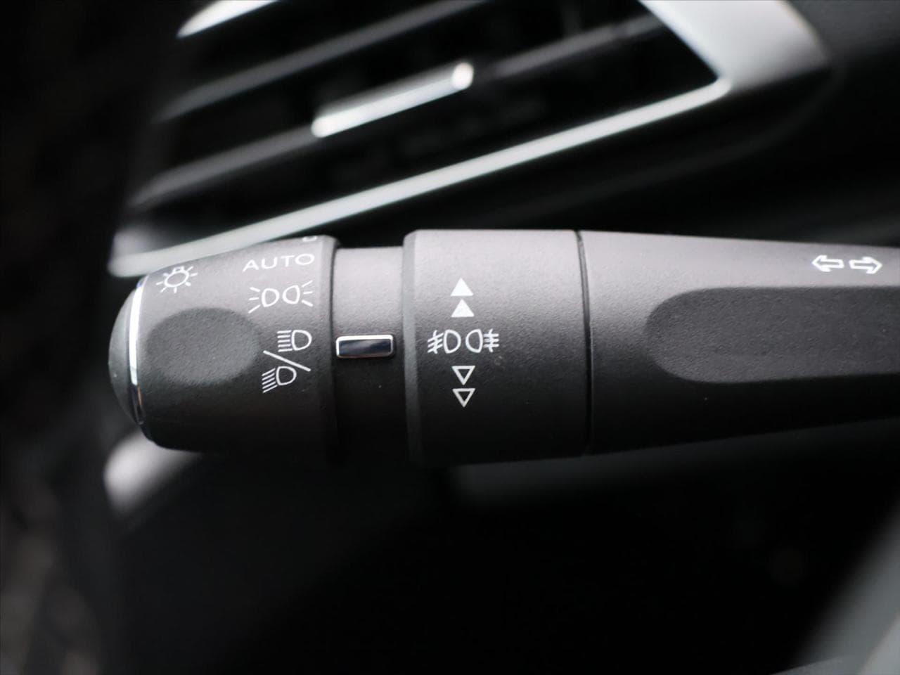 2019 Peugeot 3008 - 16