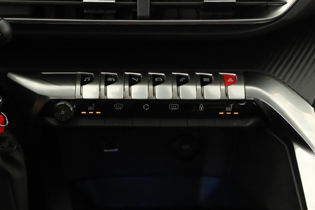 2017 Peugeot 3008 - 17