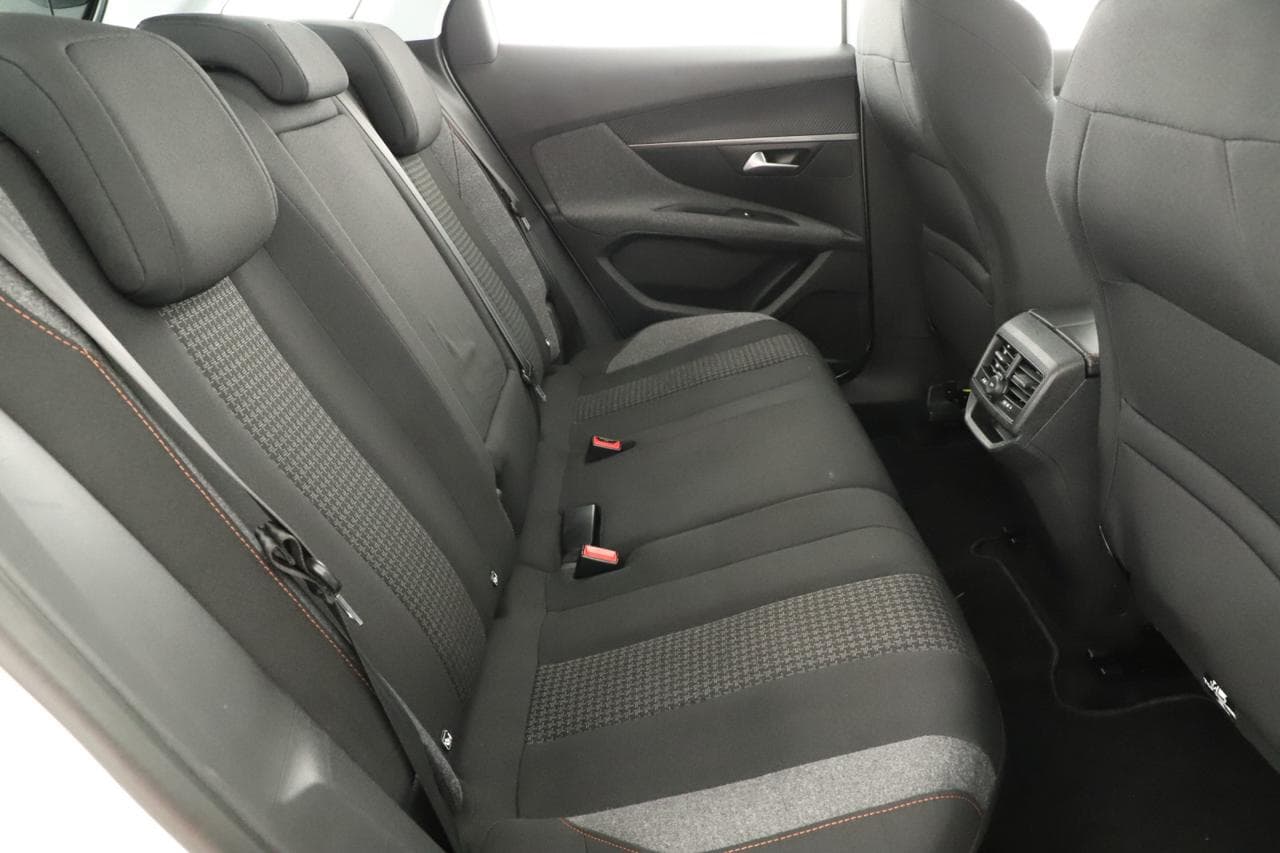 2017 Peugeot 3008 - 11